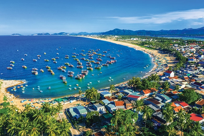 Vẻ đẹp lãng mạn của biển Phú Yên thu hút du khách